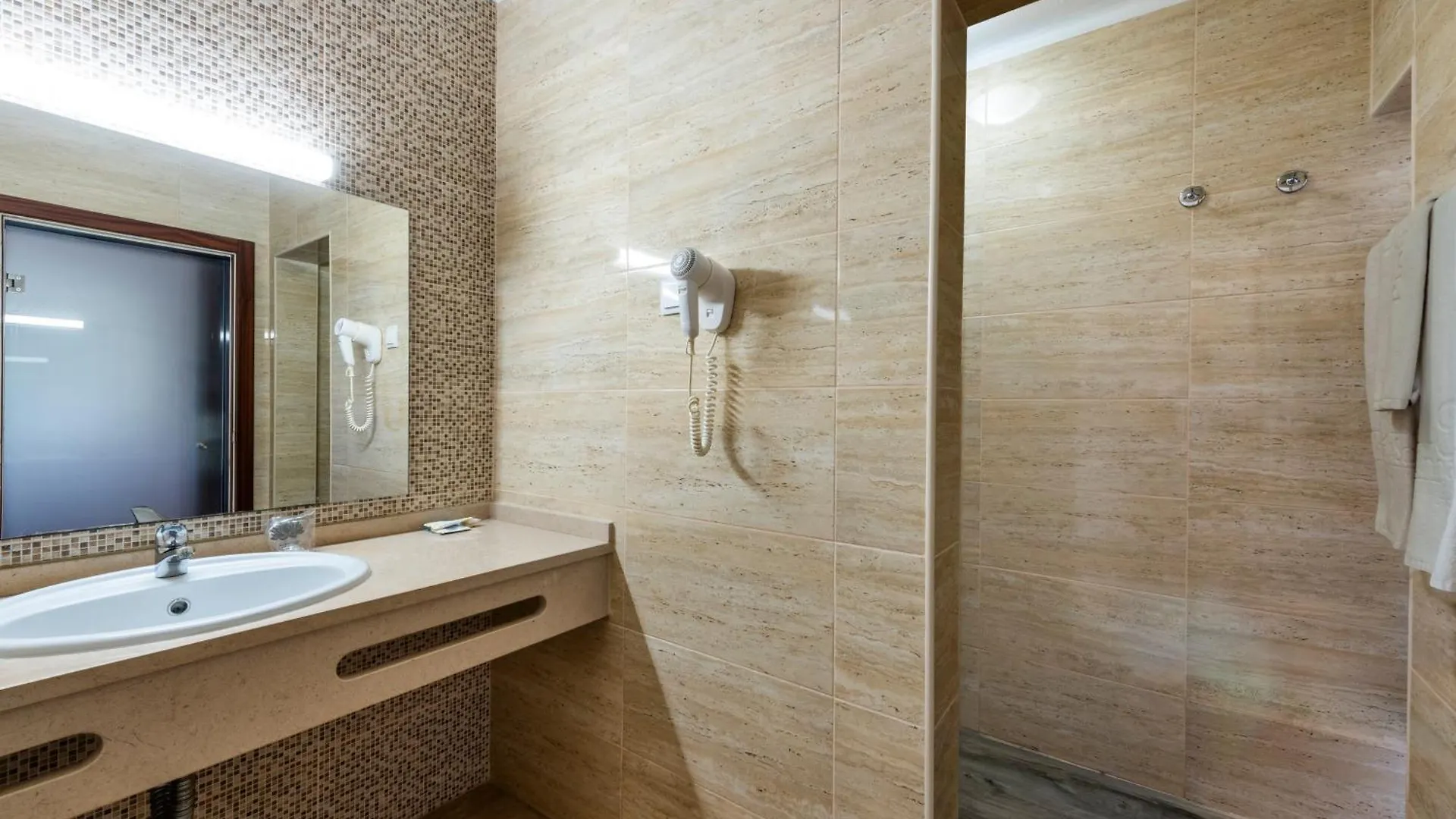 Hotel Pinhal Do Sol Quarteira 3*,